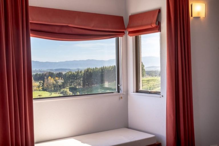 Photo of property in 89 Sutherland Drive, Martinborough, 5781