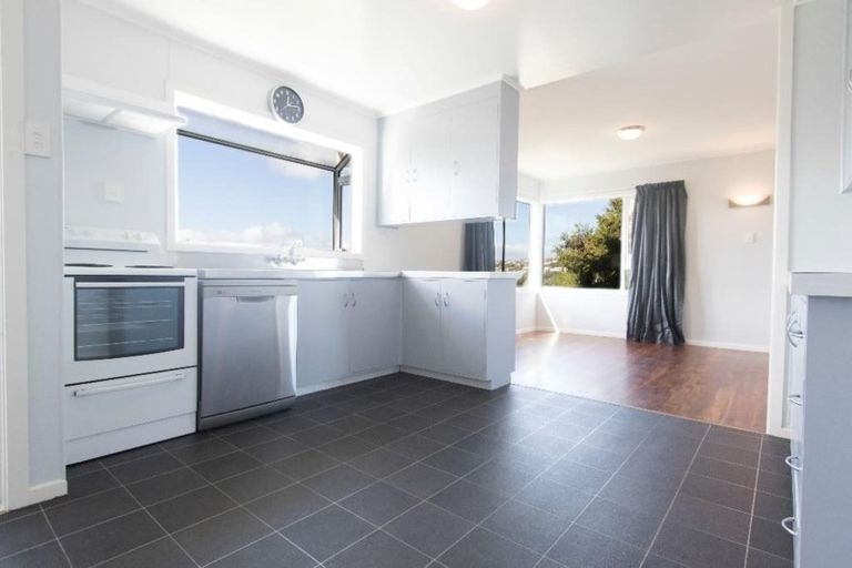 Photo of property in 16 Loasby Crescent, Newlands, Wellington, 6037