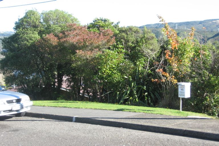 Photo of property in 10 Castle Crescent, Stokes Valley, Lower Hutt, 5019