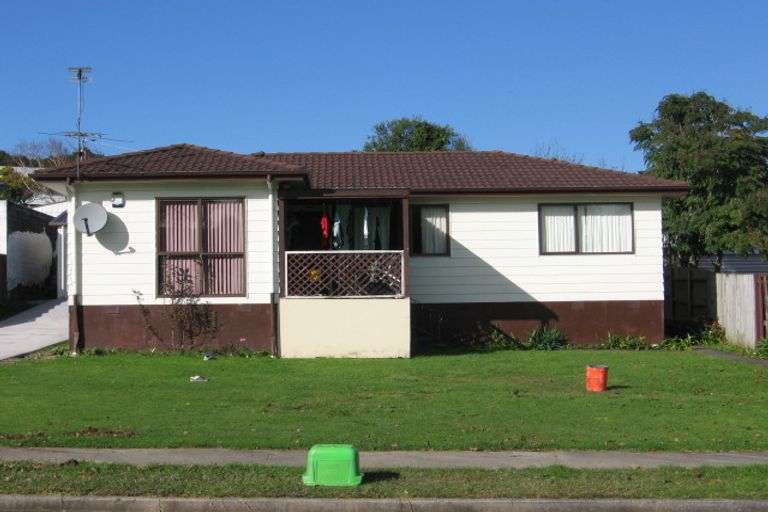 Photo of property in 17 Aronia Way, Goodwood Heights, Auckland, 2105