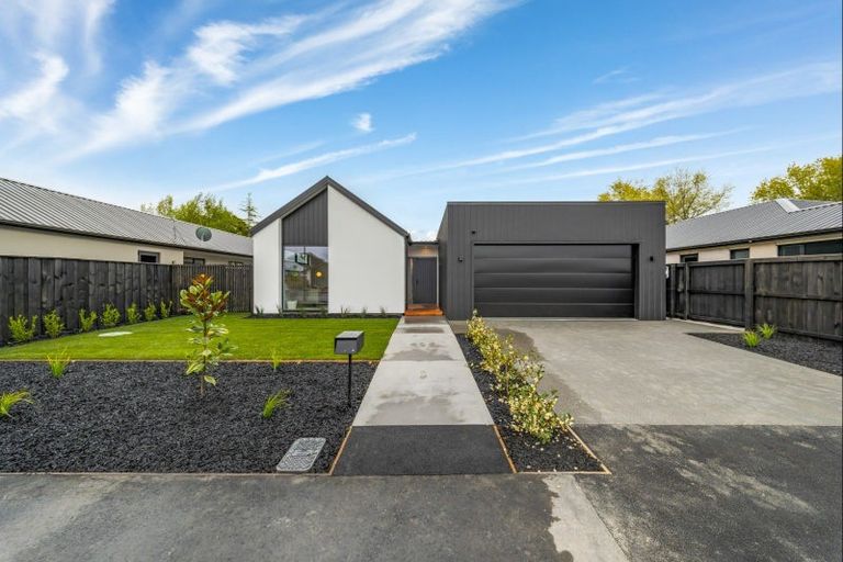 Photo of property in 62 Flaxmill Road, Harewood, 8051