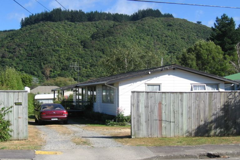 Photo of property in 10 Whangakoko Grove, Birchville, Upper Hutt, 5018