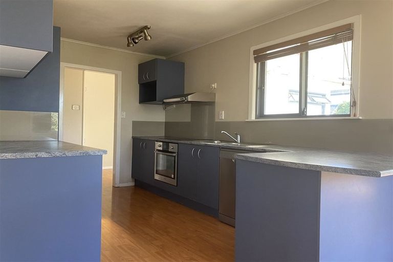 Photo of property in 30 Fernaig Street, Papakura, 2110