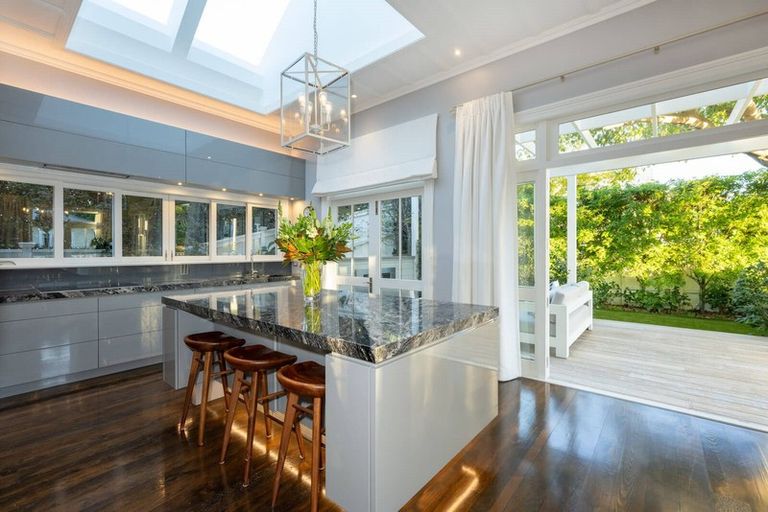 Photo of property in 86 Sarsfield Street, Herne Bay, Auckland, 1011