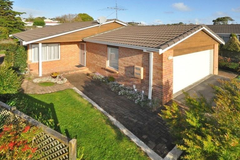 Photo of property in 13 The Grove, Red Beach, 0932