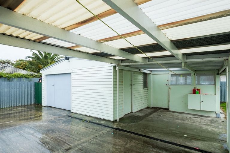Photo of property in 14 Woburn Place, Takaro, Palmerston North, 4412