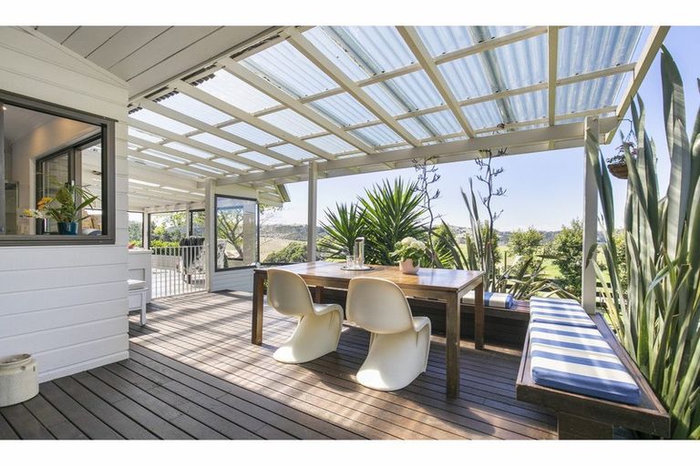 Photo of property in 115 Hillcrest Road, Hatfields Beach, Orewa, 0931