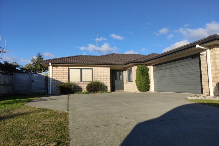 Photo of property in 19 Grabella Place, Papamoa Beach, Papamoa, 3118