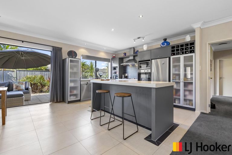 Photo of property in 29 Girvan Terrace, Wattle Downs, Auckland, 2103