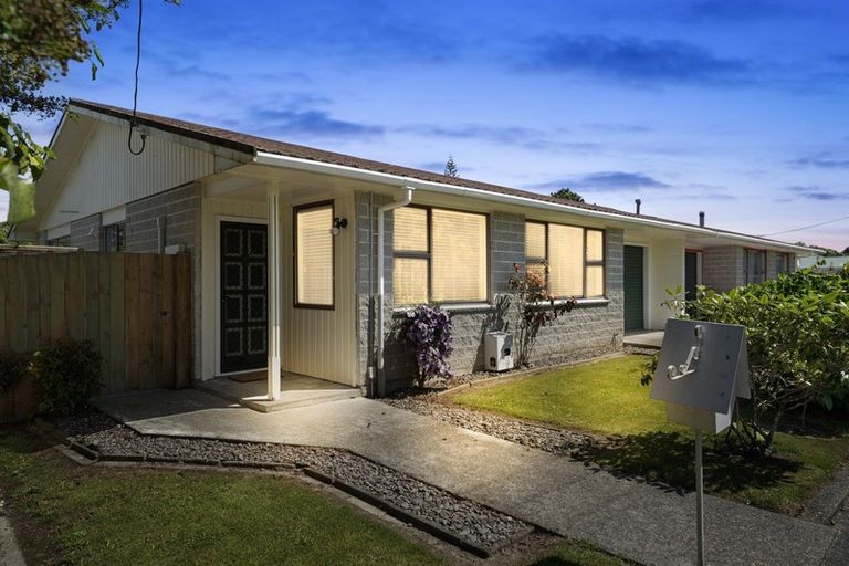 Photo of property in 2 Anzac Road, Otaki, 5512