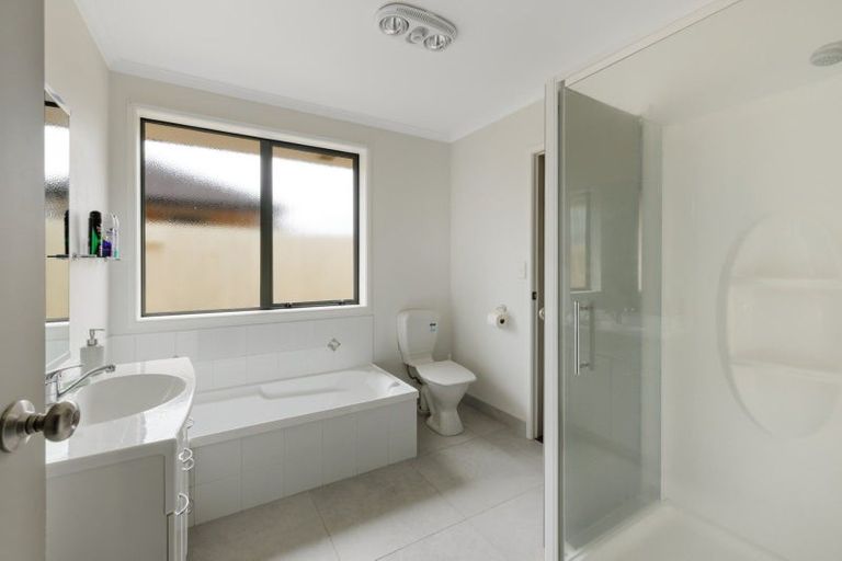 Photo of property in 2 Maara Close, Papamoa Beach, Papamoa, 3118