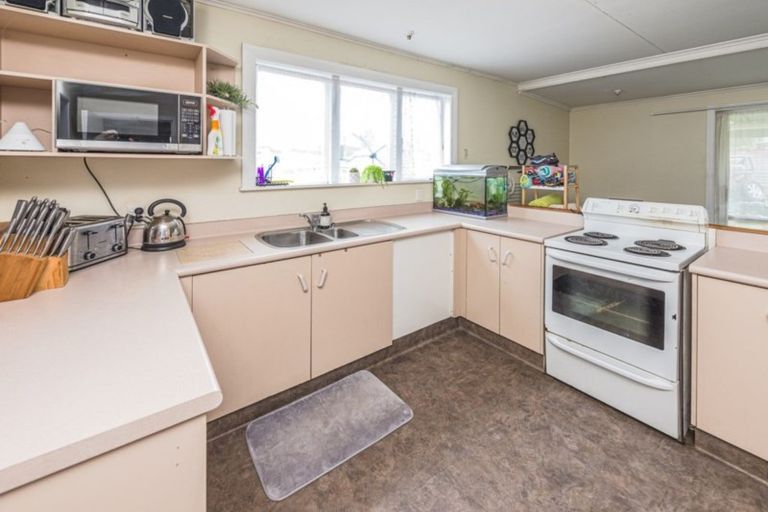 Photo of property in 4 Ashton Terrace, Castlecliff, Whanganui, 4501