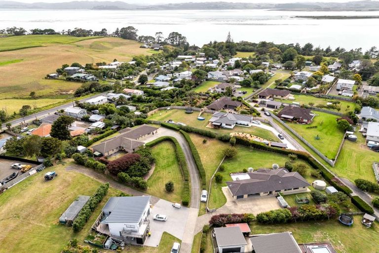 Photo of property in 12 Omana Avenue, Shelly Beach, Helensville, 0874
