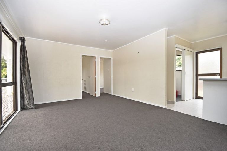 Photo of property in 2/87 Kayes Road, Pukekohe, 2120