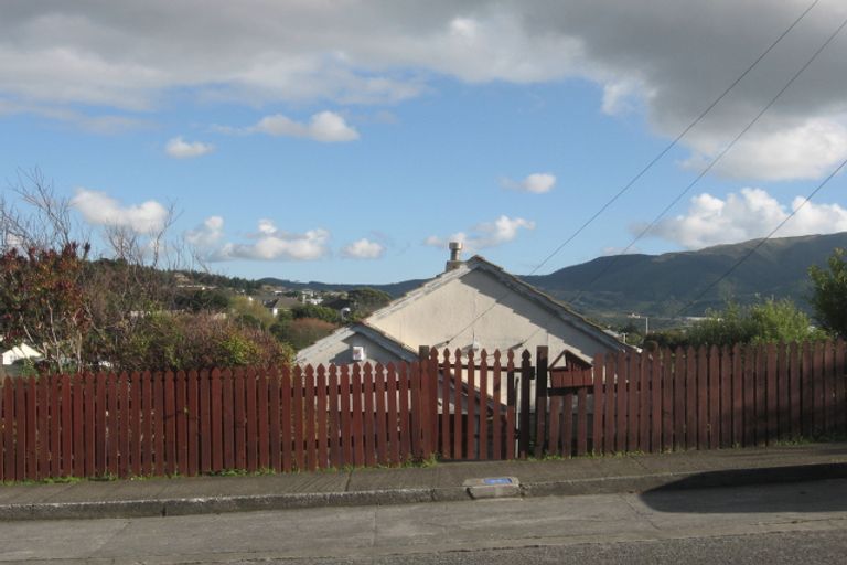 Photo of property in 15 Gloucester Street, Cannons Creek, Porirua, 5024