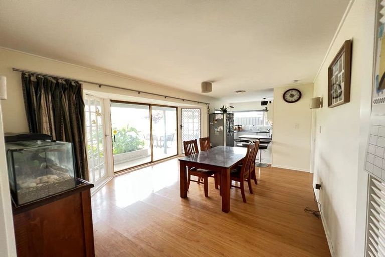 Photo of property in 5 Serrita Avenue, Sunnyhills, Auckland, 2010