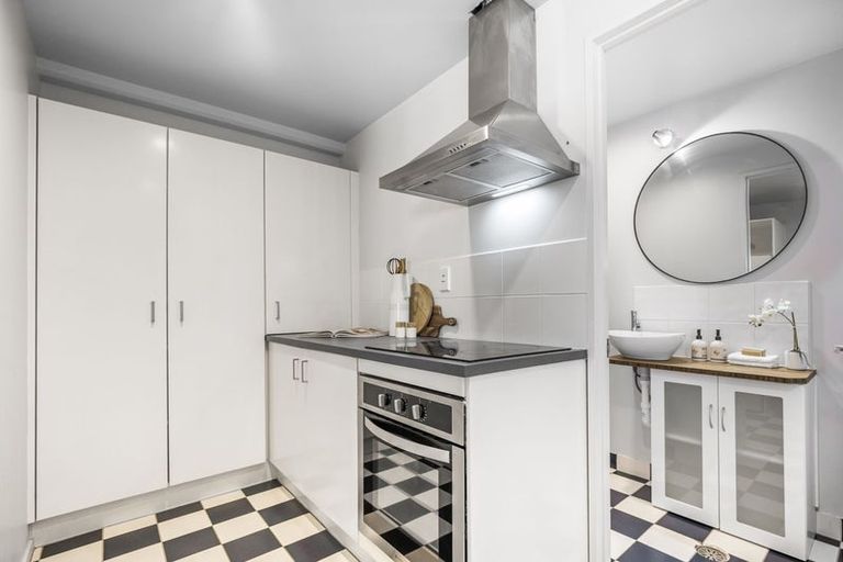 Photo of property in 250 Richmond Road, Clive, 4102