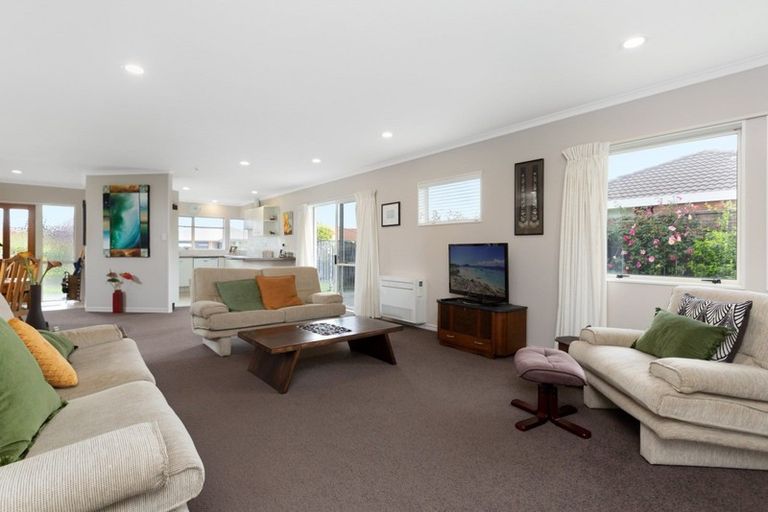 Photo of property in 10 Azalea Dell, Mount Maunganui, 3116