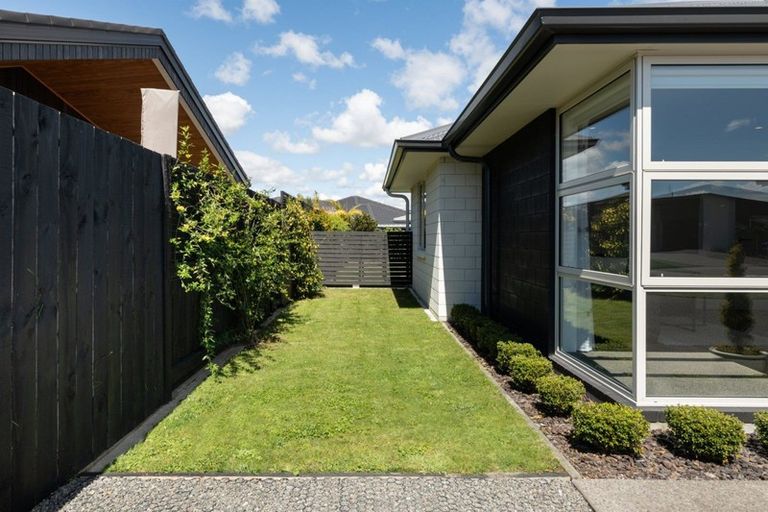 Photo of property in 26 Rotomanu Place, Pyes Pa, Tauranga, 3112