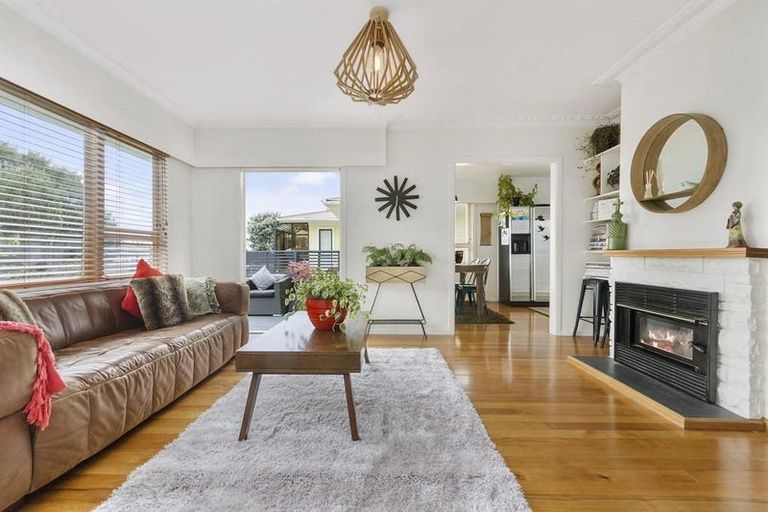 Photo of property in 26 Montmere Avenue, Te Atatu Peninsula, Auckland, 0610