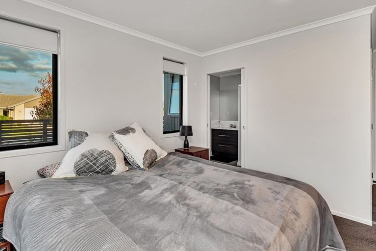 Photo of property in 2 Blacklock Road, Pyes Pa, Tauranga, 3112