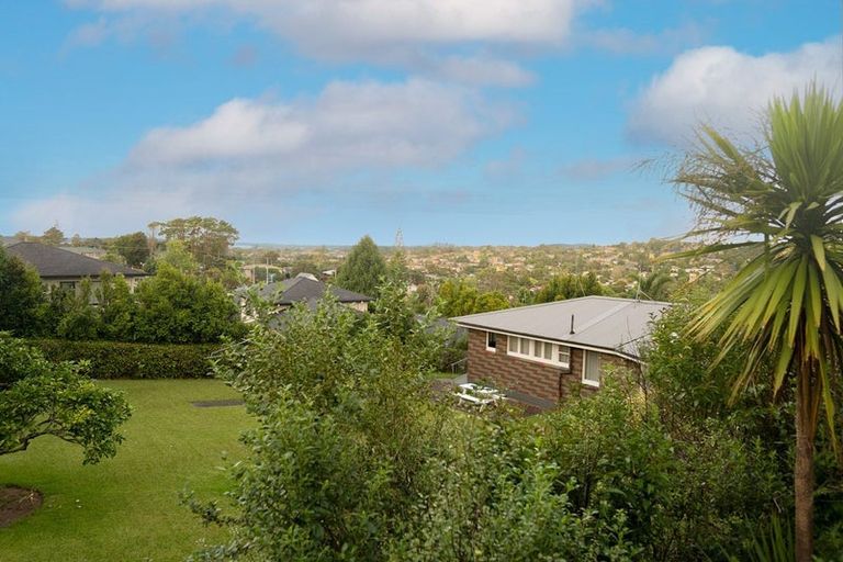 Photo of property in 2/15b Nandana Drive, Glen Eden, Auckland, 0602