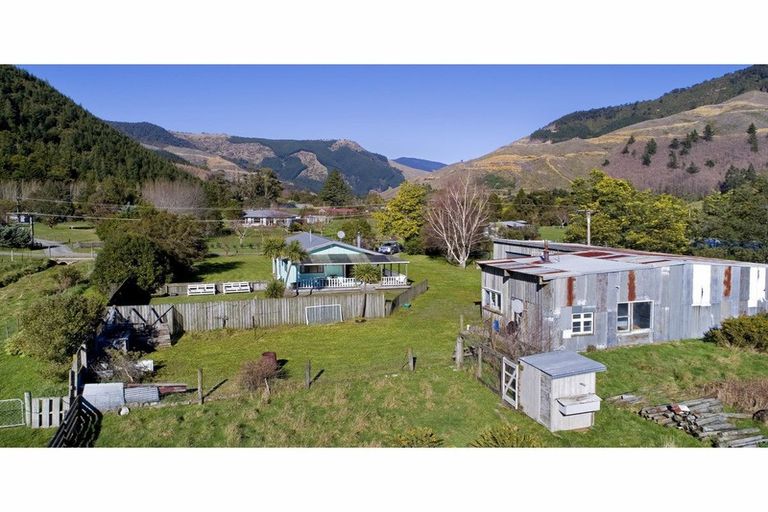 Photo of property in 137 Wakamarina Road, Canvastown, Havelock, 7178