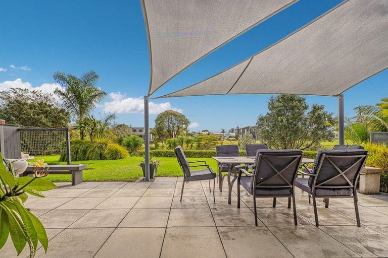 Photo of property in 28 Motukorure Parade, Cooks Beach, Whitianga, 3591