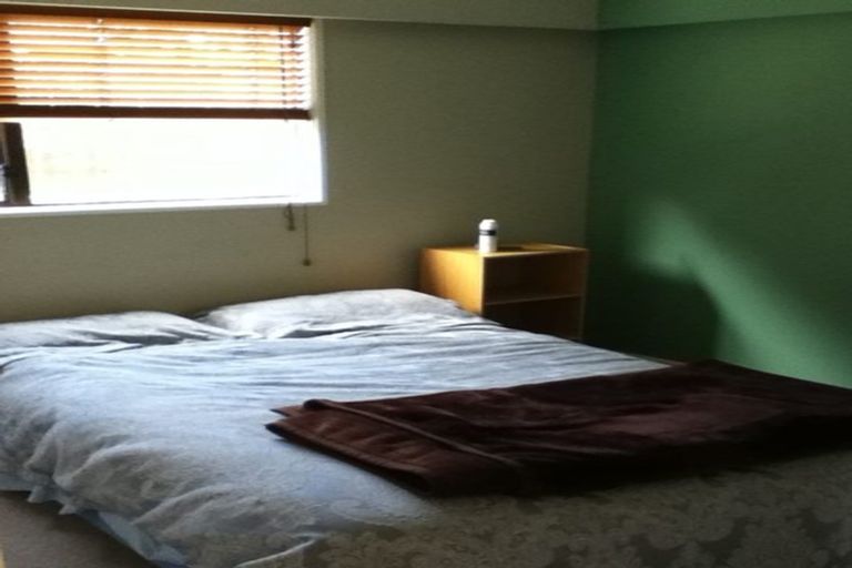 Photo of property in 11 Nimrod Place, Half Moon Bay, Auckland, 2012
