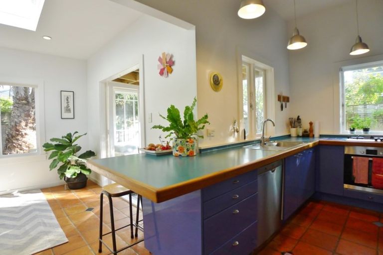 Photo of property in 29 Stafford Road, Northcote Point, Auckland, 0627