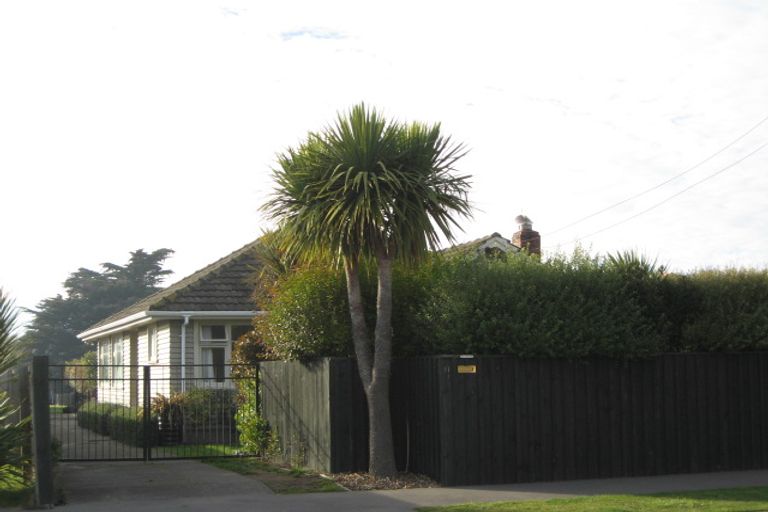 Photo of property in 11 Estuary Road, New Brighton, Christchurch, 8061