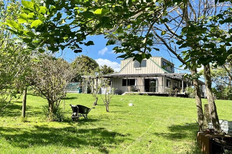 Photo of property in 34 Naumai Road, Tauhoa, Warkworth, 0984