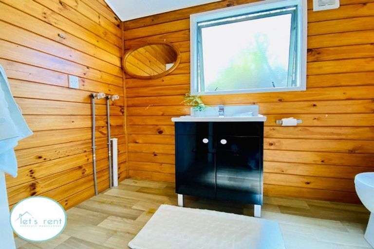 Photo of property in 30 Leaver Place, Weymouth, Auckland, 2103