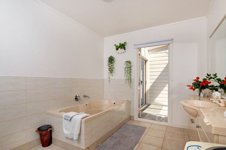 Photo of property in 142 Ocean Road, Ohope, 3121