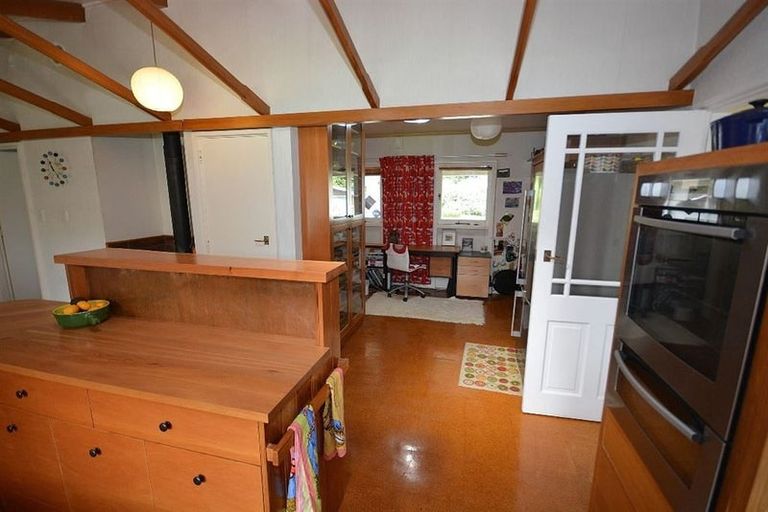 Photo of property in 211 Ngarara Road, Waikanae, 5391