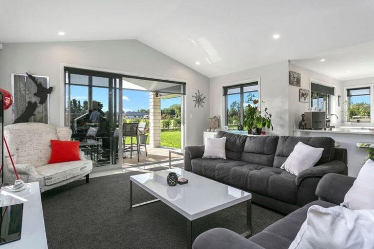 Photo of property in 2/1 Lowe Road, Rukuhia, Hamilton, 3282