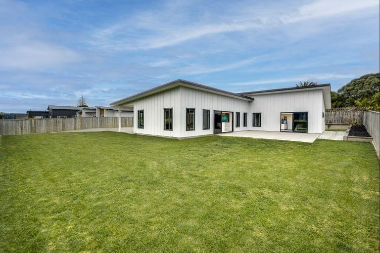 Photo of property in 29 Pohutukawa Drive, Eskdale, Napier, 4182