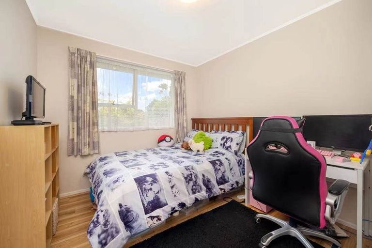 Photo of property in 4 Tangelo Place, Bucklands Beach, Auckland, 2012