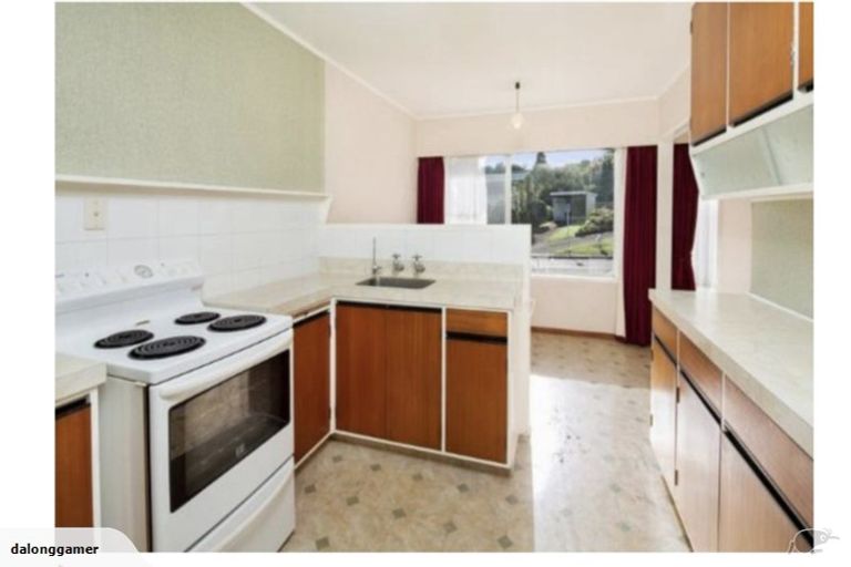 Photo of property in 3/1 Takapu Street, Henderson, Auckland, 0612