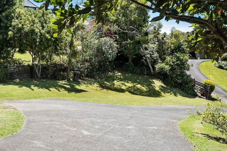 Photo of property in 37 Wyoming Avenue, Murrays Bay, Auckland, 0630