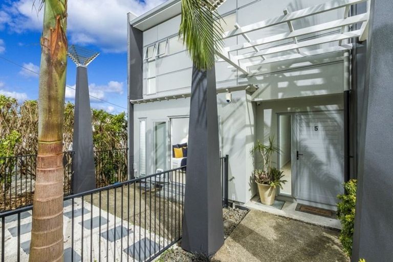 Photo of property in 5/49 Browns Road, Browns Bay, Auckland, 0630