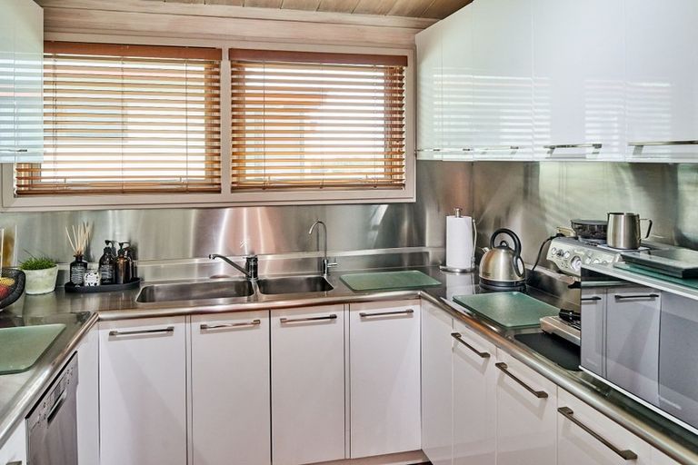 Photo of property in 215 Manly Street, Paraparaumu Beach, Paraparaumu, 5032