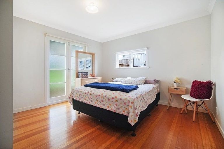 Photo of property in 5 Lane Road, Weymouth, Auckland, 2103