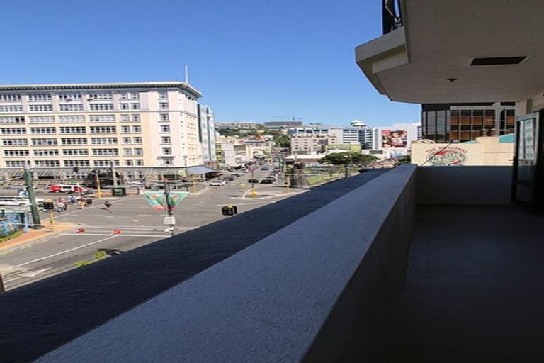 Photo of property in Courtenay Apartments, 304/120 Courtenay Place, Te Aro, Wellington, 6011