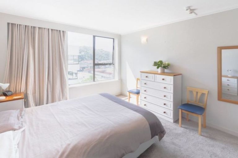 Photo of property in Hobson Court Flats, 54/70 Hobson Street, Thorndon, Wellington, 6011