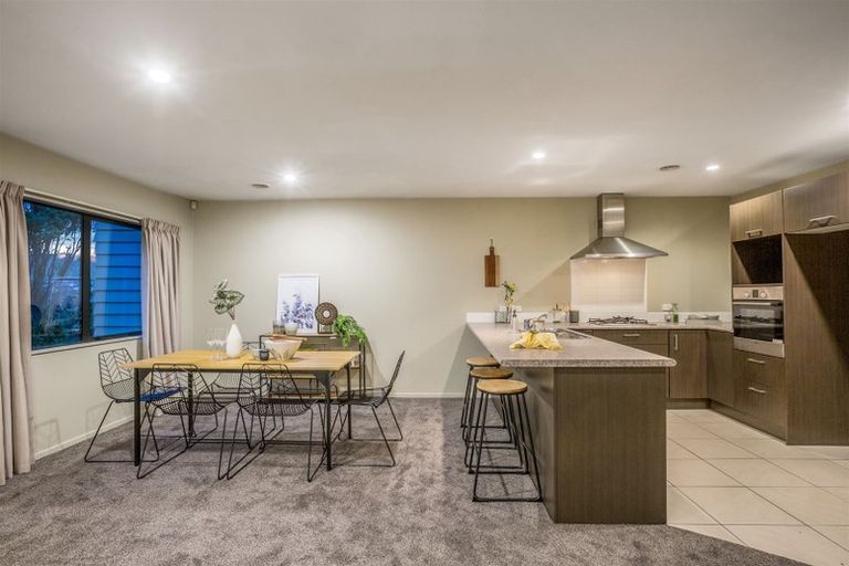 Photo of property in 7 Kaweka Close, Aotea, Porirua, 5024