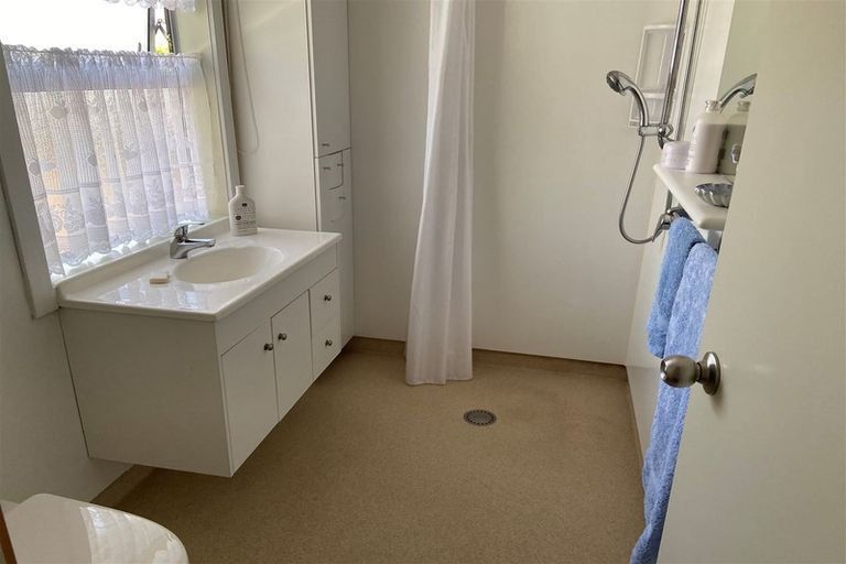 Photo of property in 2 Meadowvale Drive, Levin, 5510