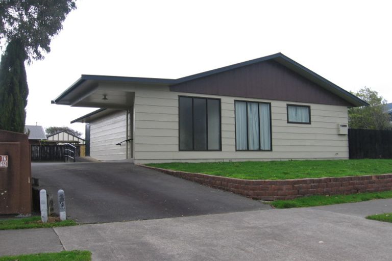 Photo of property in 28 Peter Hall Drive, Kelvin Grove, Palmerston North, 4414