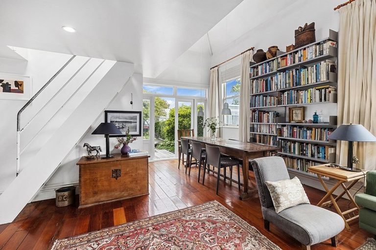 Photo of property in 118 Elizabeth Street, Mount Victoria, Wellington, 6011