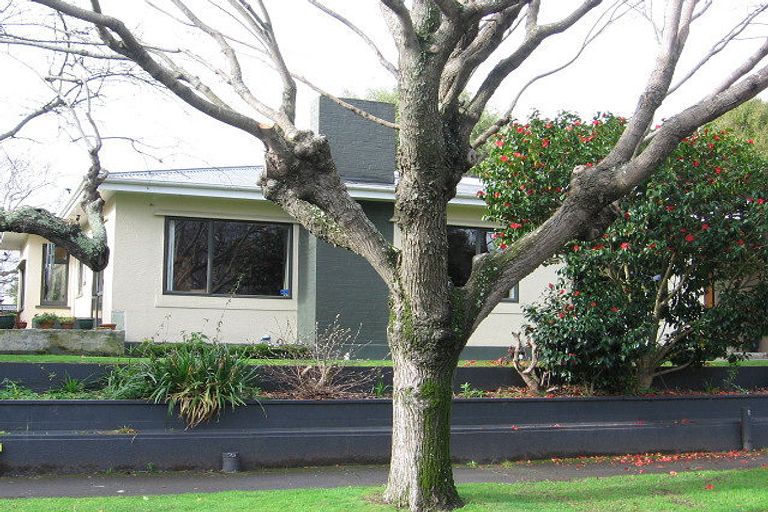 Photo of property in 9 Awatea Terrace, Hokowhitu, Palmerston North, 4410